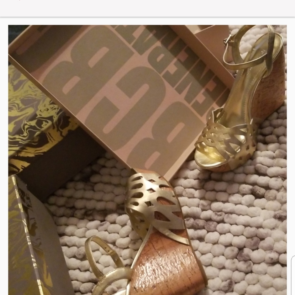 BCBG Generation Wedges